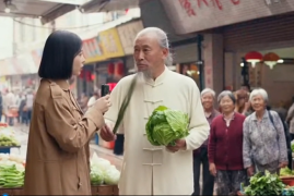 Sora生成路边采访